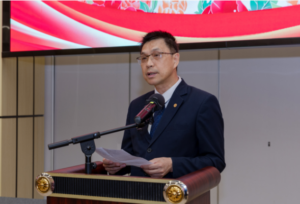 郑理事长.png 郑理事长.png